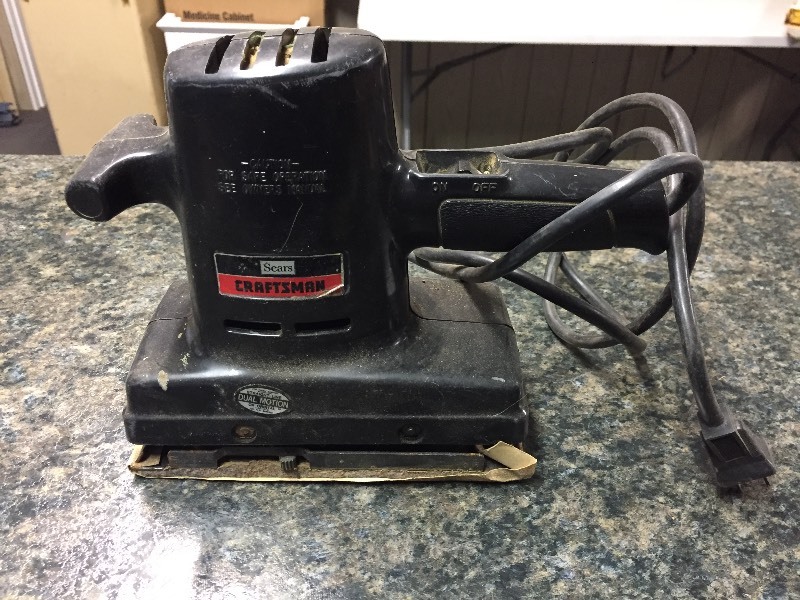 lot 34 image: Craftsman Dual Motion Sander