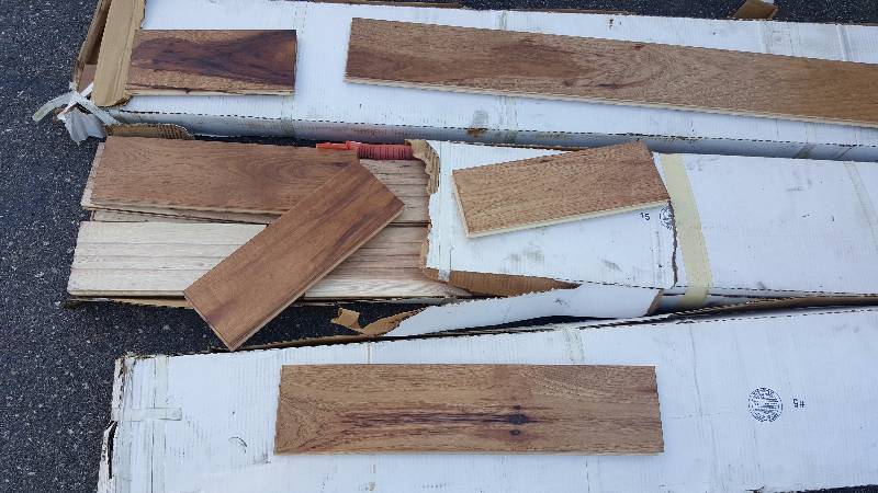 lot 9 image: Nice Hard wood flooring in boxes