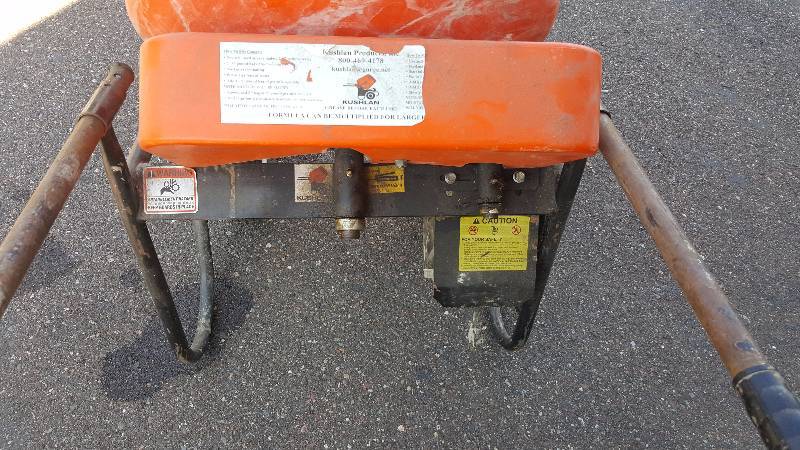 lot 15 image: Kushlan Corded Pedestal & Wheelbarrow Mixer for Cement