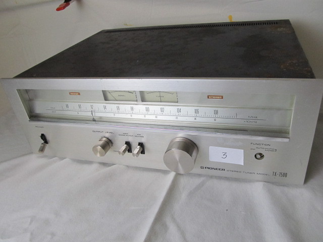 lot 3 image: Pioneer Tuner