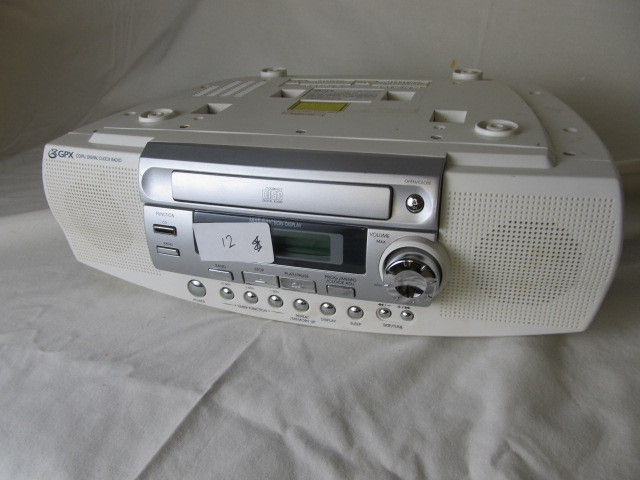 lot 12 image: Under Counter CDRadio