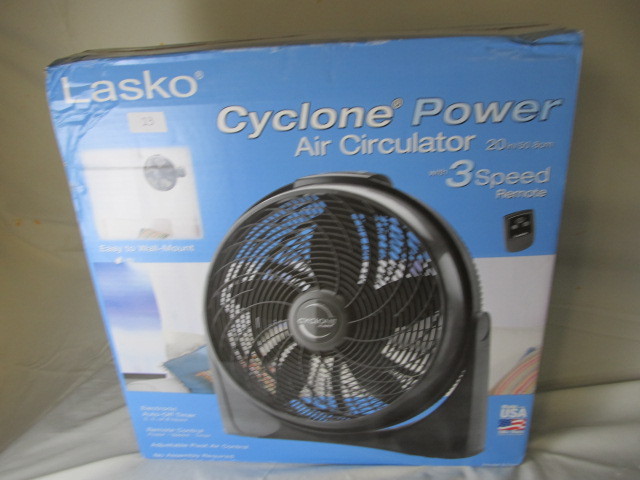 lot 23 image: NIB Box Fan w Remote
