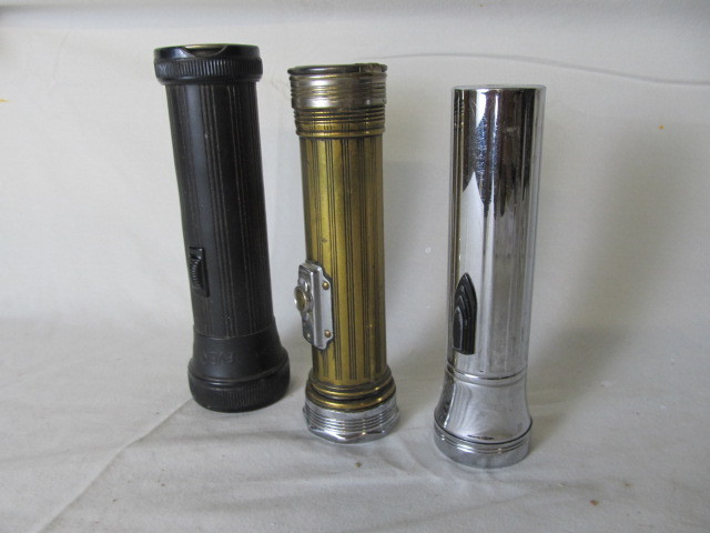 lot 42 image: Vintage Eveready Flashlights