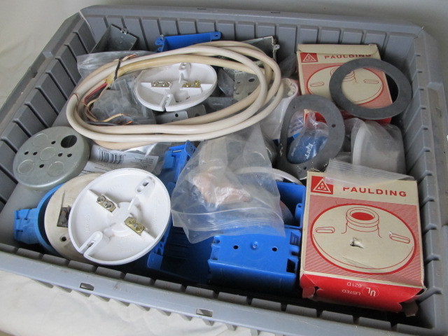 lot 32 image: Electrical Lot