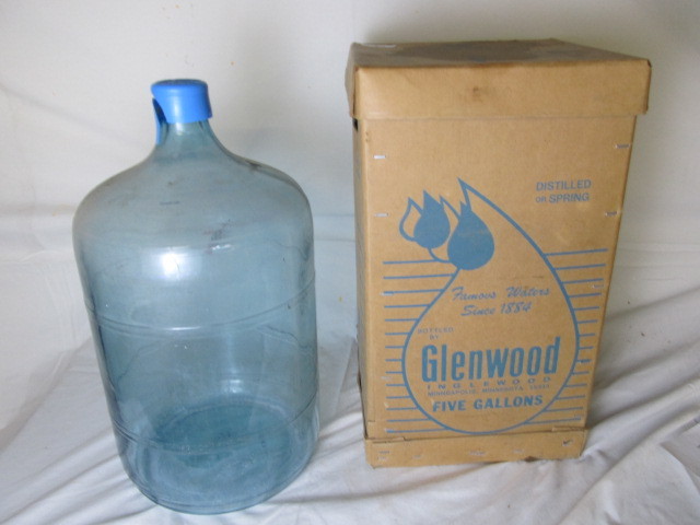 lot 34 image: 5 Gallon H2O Bottle