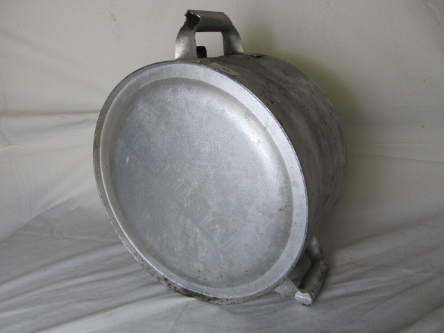 lot 35 image: 1920s Rocker Oil Can