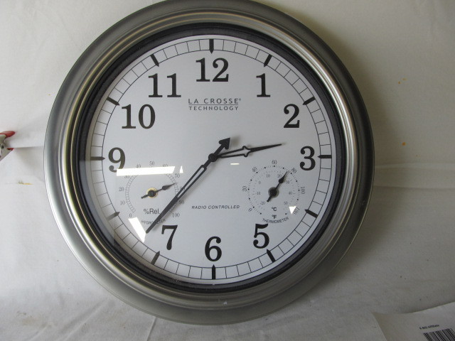 lot 54 image: Wall Clock