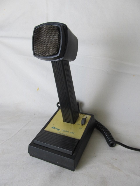lot 62 image: Merry Desk Microphone