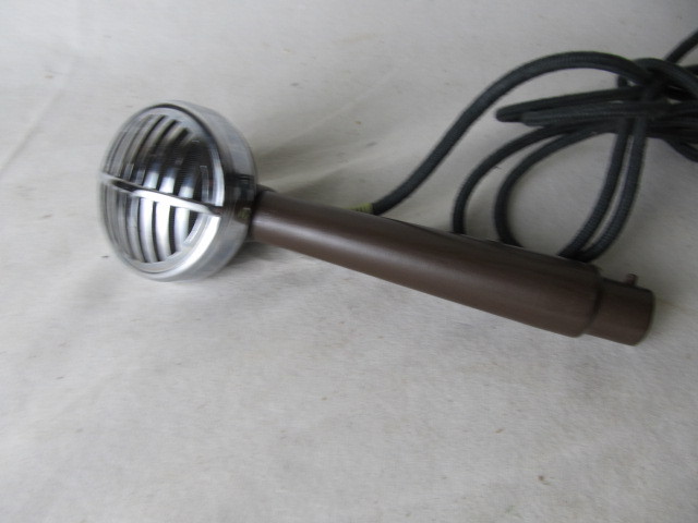 lot 64 image: Hand Held Microphone