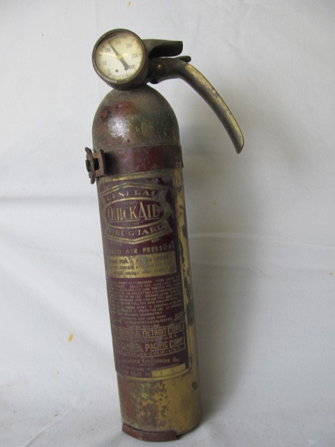 lot 66 image: Quick Aid Fire Extinguisher