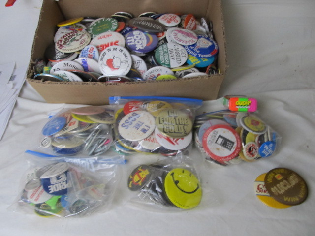lot 70 image: Lot of Pinback Buttons