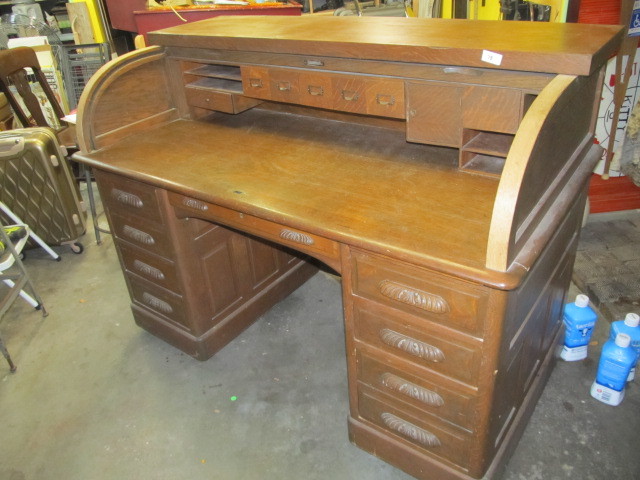 lot 78 image: Antique Oak Rolltop Executive Desk