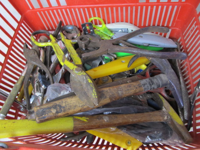 lot 109 image: Large Lot of Hand Tools- End Cutters, Tack Hammer, Pliers