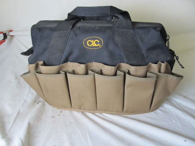 lot 112 image: Tool Bag