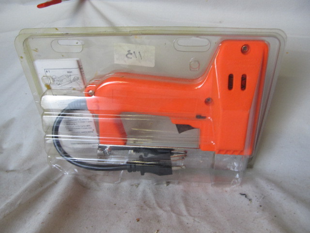 lot 113 image: Arrow Staple Gun