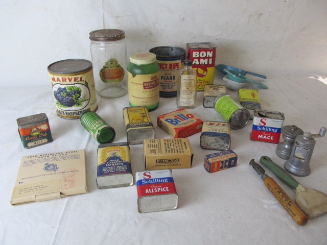 lot 149 image: Lot of Kitchen Item Vintage Packaging