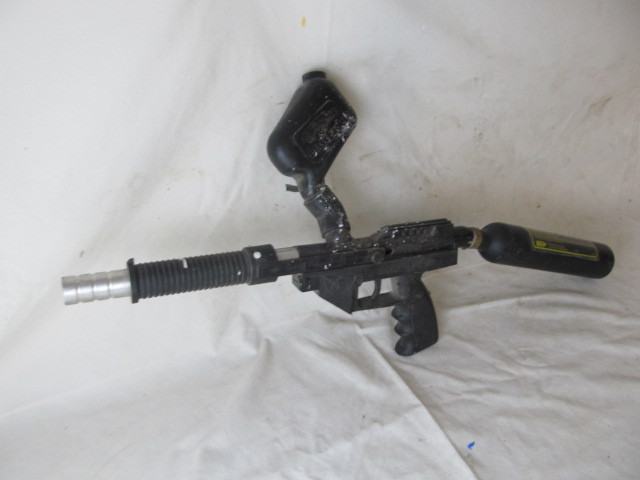lot 159 image: Paint Ball Gun