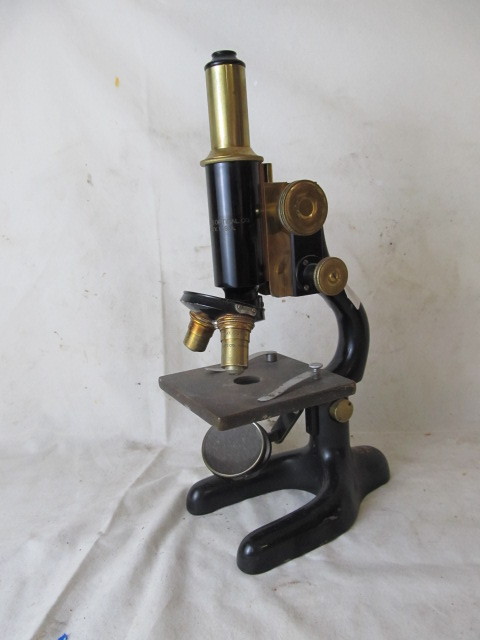 lot 162 image: Bausch & Lomb Microscope