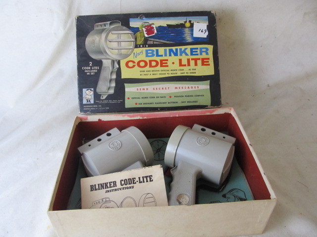 lot 169 image: Hasbro Navy Blinker Code Lite Game