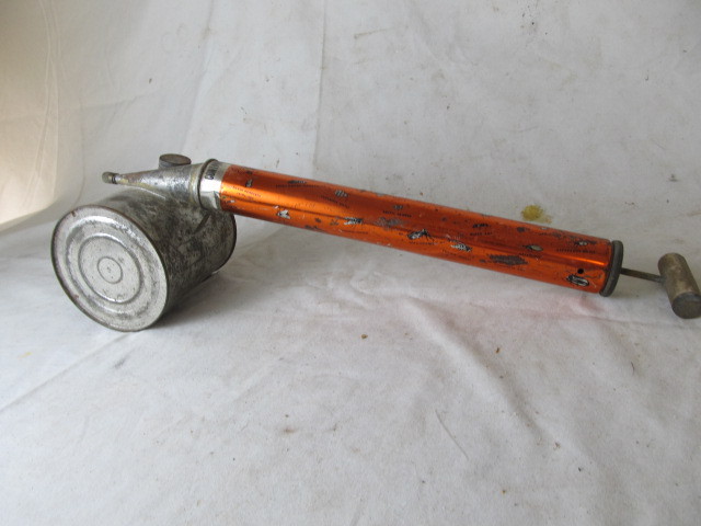 lot 178 image: Vintage Bug Sprayer