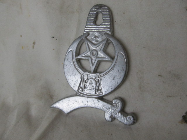 lot 181 image: Shriners License Topper