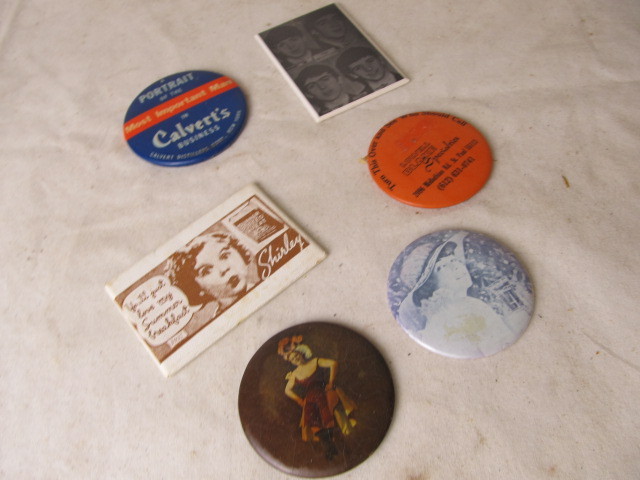 lot 190 image: Lot of Pocket Mirrrors