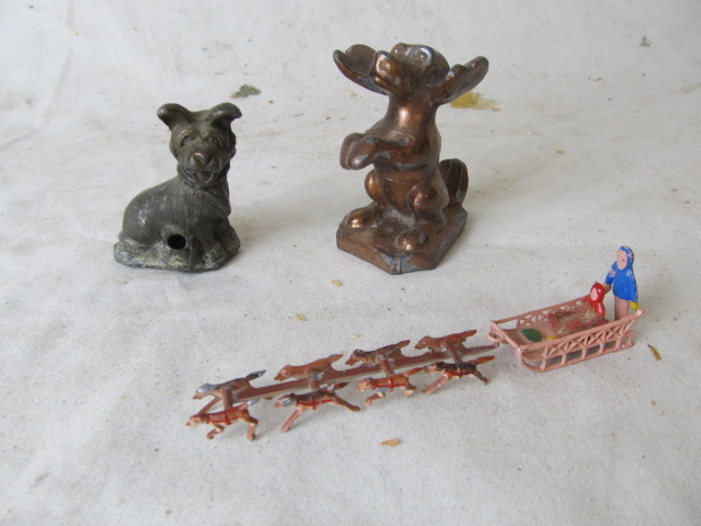 lot 191 image: Group of Vintage Dog Figures