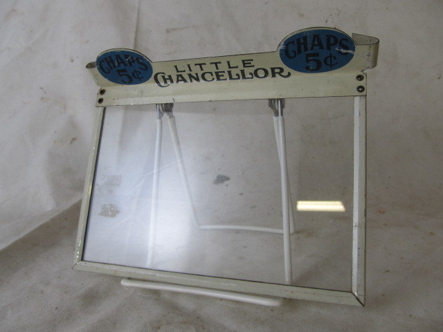 lot 199 image: Cigar Box Vendor