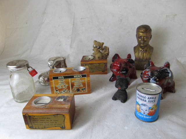 lot 201 image: Lot of Banks