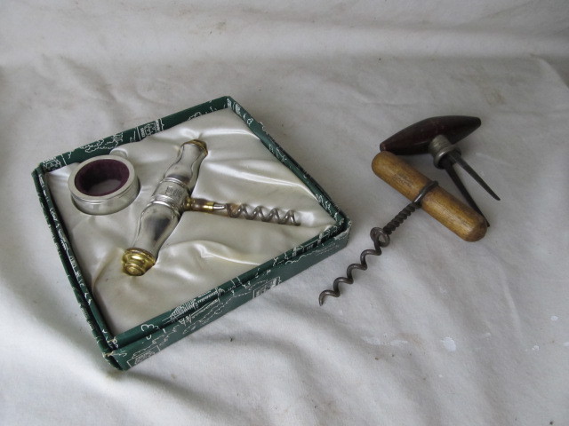 lot 222 image: Wine Cork Screws