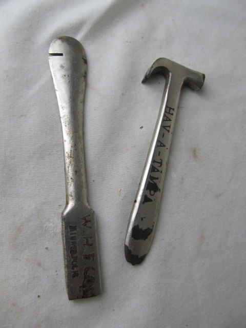 lot 223 image: Cigar Box Openers