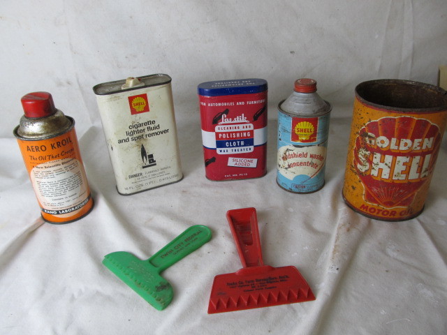 lot 227 image: Gas & Oil Pieces