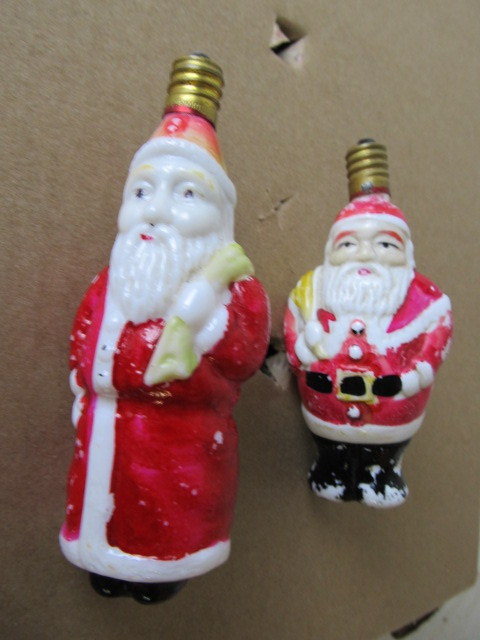 lot 257 image: Vintage Christmas SANTA Glass Bulbs