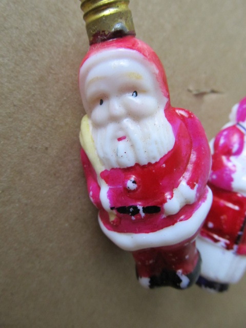 lot 261 image: Vintage Christmas Santa Bulbs