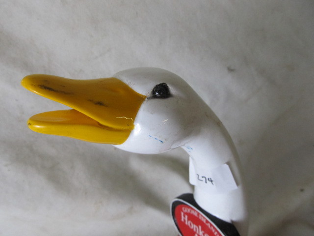 lot 274 image: Honkers Ale Tap Handle