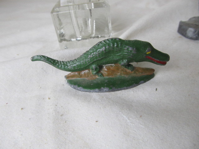 lot 288 image: Lot of Miniatures