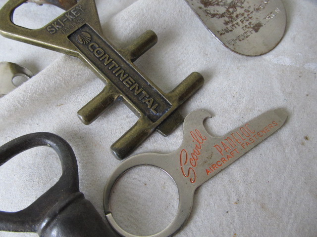 lot 290 image: Lot of Handcuffs & Openers
