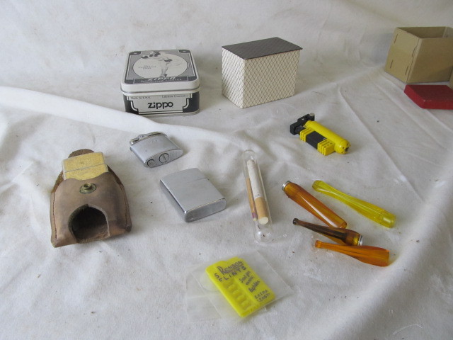 lot 255 image: Lot of Lighters