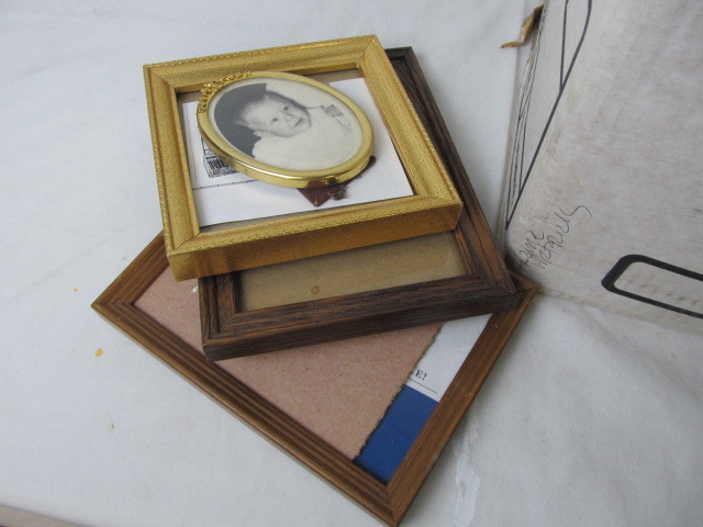 lot 310 image: Large Lot of Picture Frames