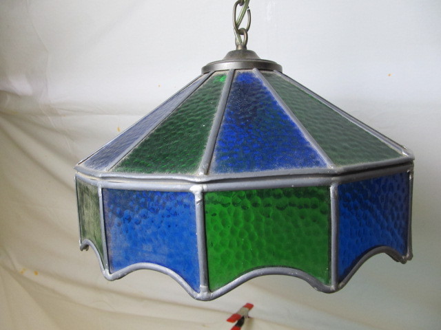 lot 327 image: Stained Glass Hanging Lamp