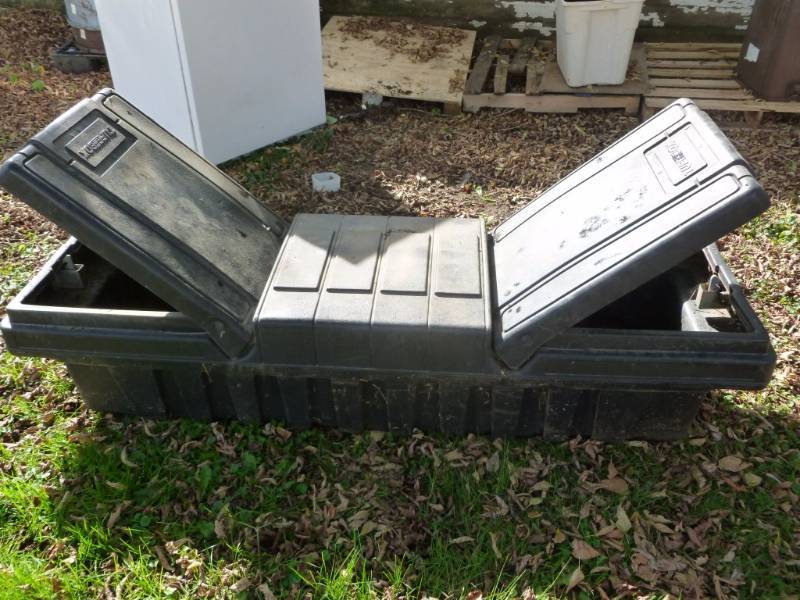 lot 12 image: Truck Box