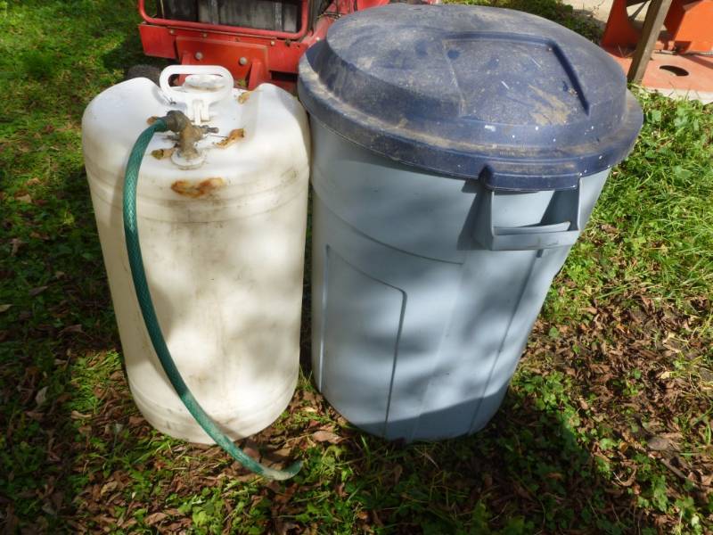 lot 15 image: Poly Tank