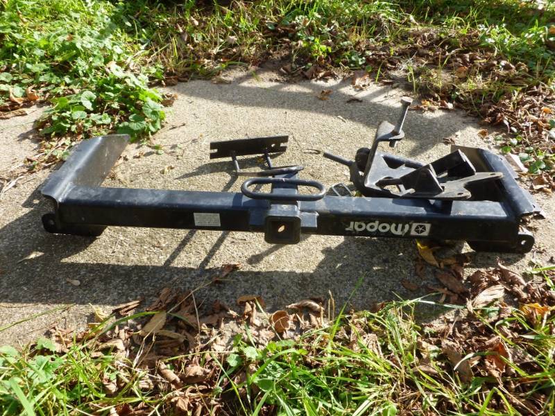 lot 16 image: Receiver Hitch