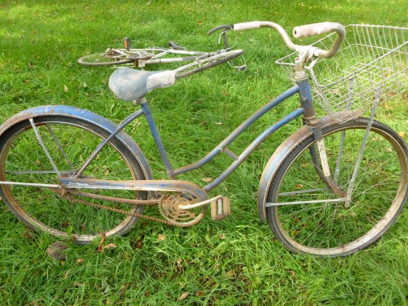lot 30 image: Vintage Bike
