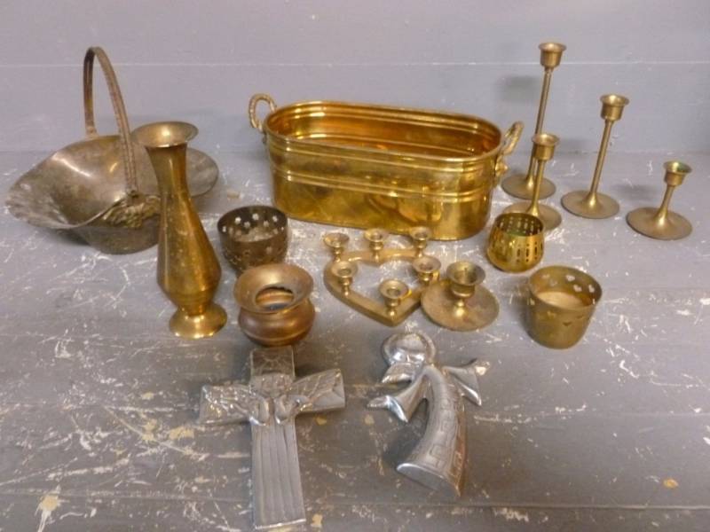 lot 47 image: Vintage Cast Brass