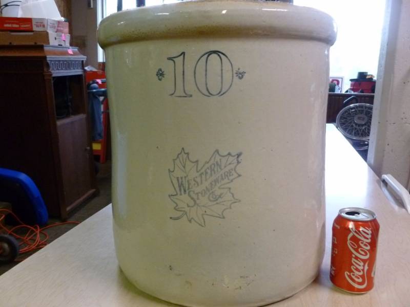 lot 51 image: Western Crock