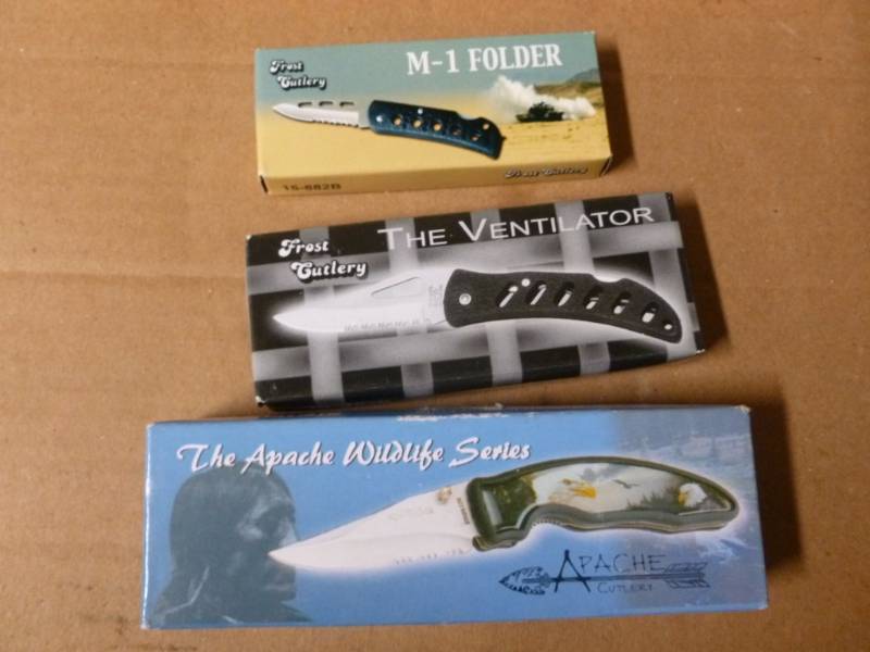 lot 74 image: Collector Knives