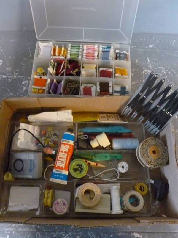 lot 76 image: Sewing Items