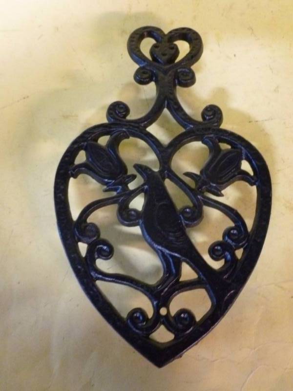 lot 82 image: Cast Iron Trivet