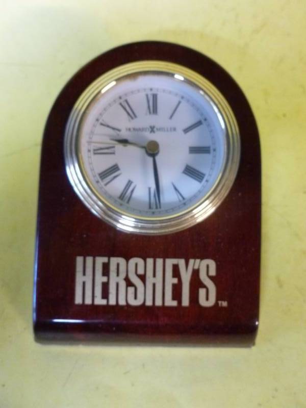 lot 87 image: Clock